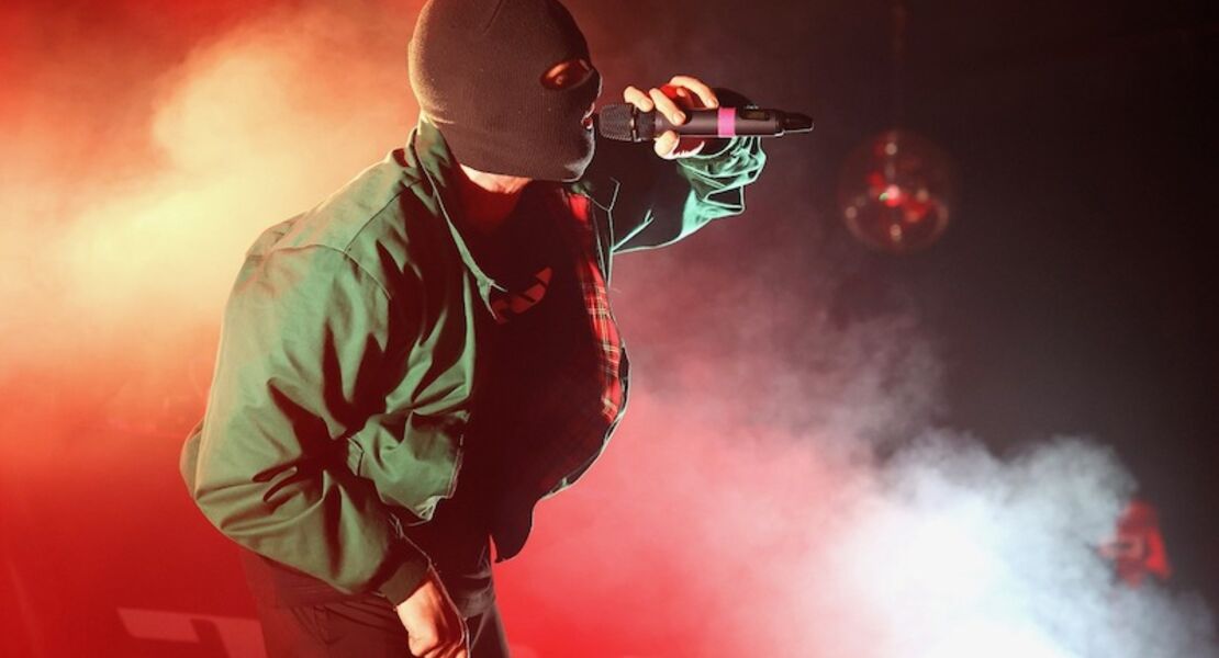 waving-the-guns-im-zenit-tour