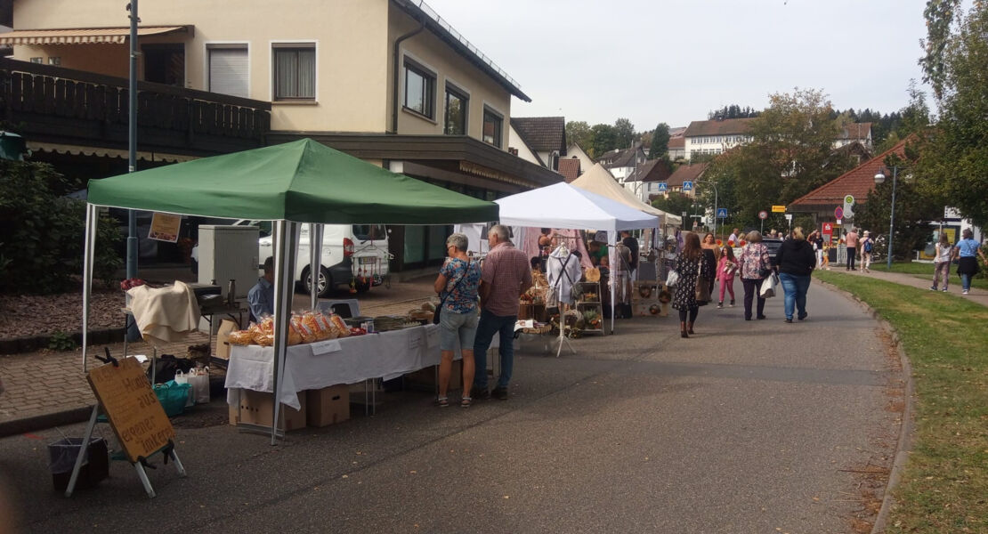 strassenfest-mit-bauern-und-kunsthandwerkermarkt