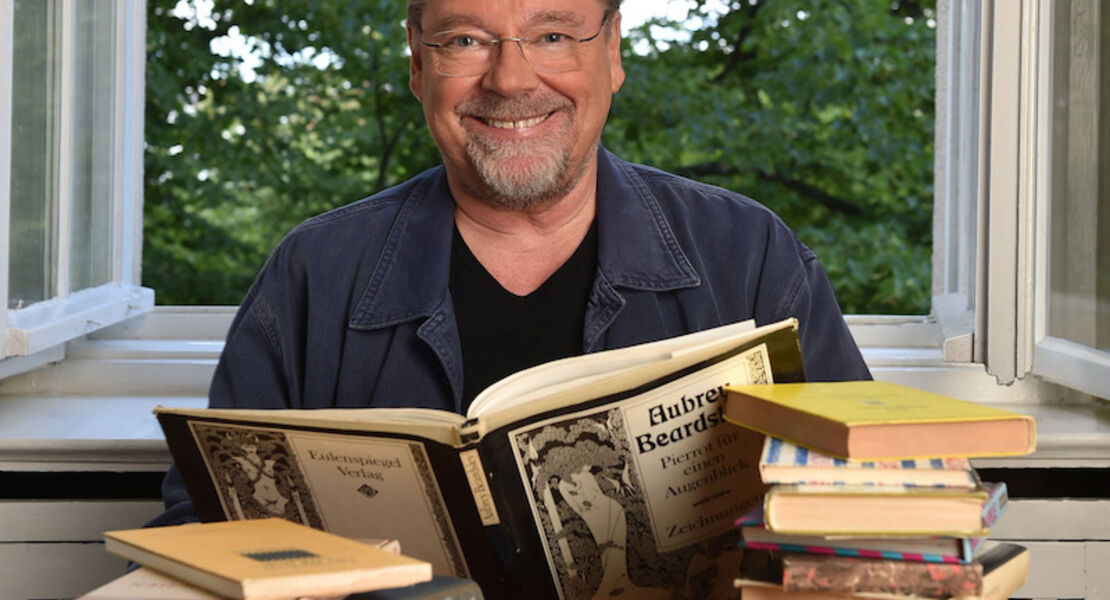 jurgen-von-der-lippe-liest-sextextsextett-inszenierte-comedy-lesung