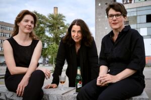 Drei Ostdeutsche Frauen betrinken sich und gründen den idealen Staat - Szenische Lesung