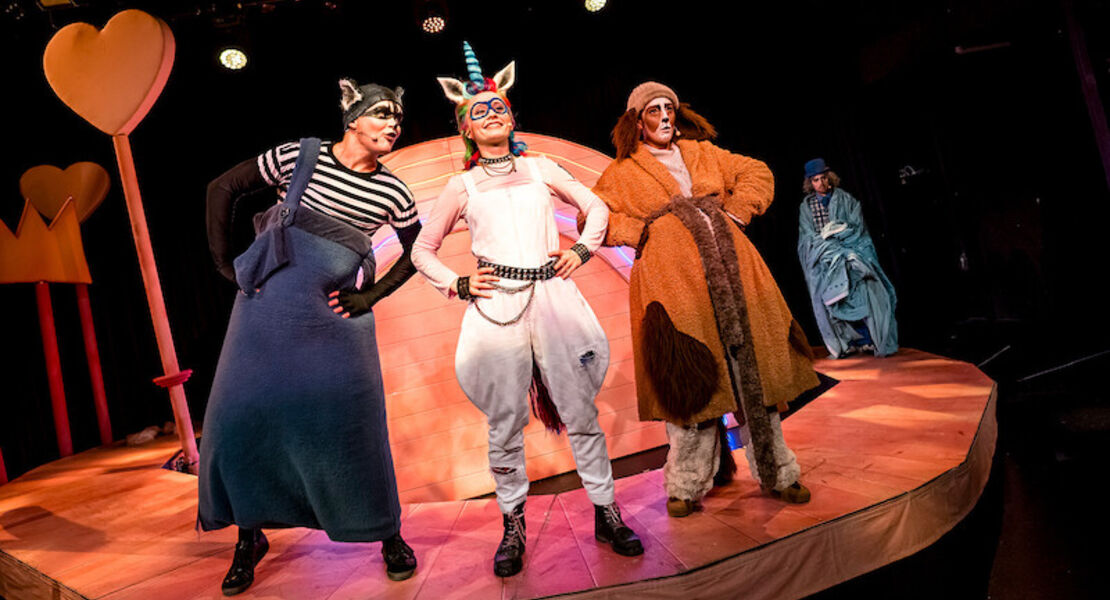 das-neinhorn-schauspiel-mit-musik-fur-menschen-ab-4-jahren