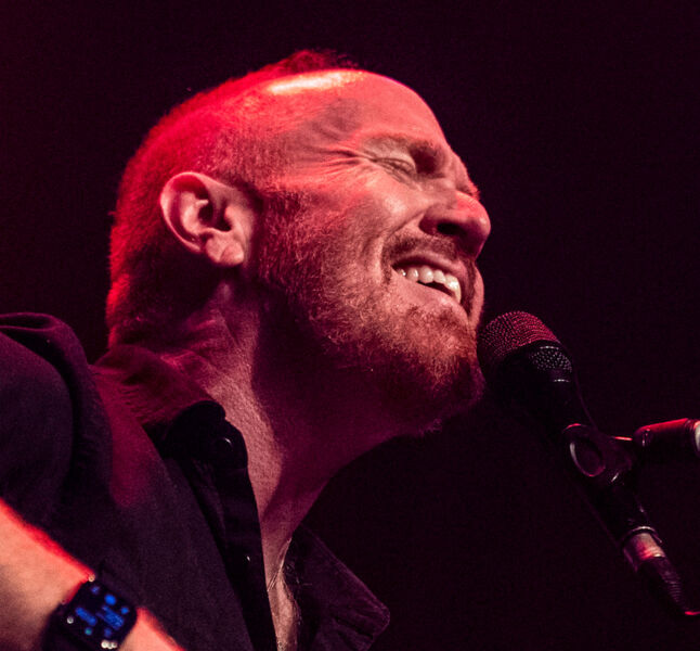 mike-masse-epic-acoustic-classic-rock-in-concert