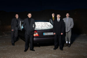 Bleib Modern + No Love Lost