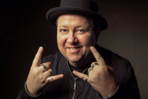 Aufstehen  Weitermachen Sebastian Krumbiegel solo am Piano