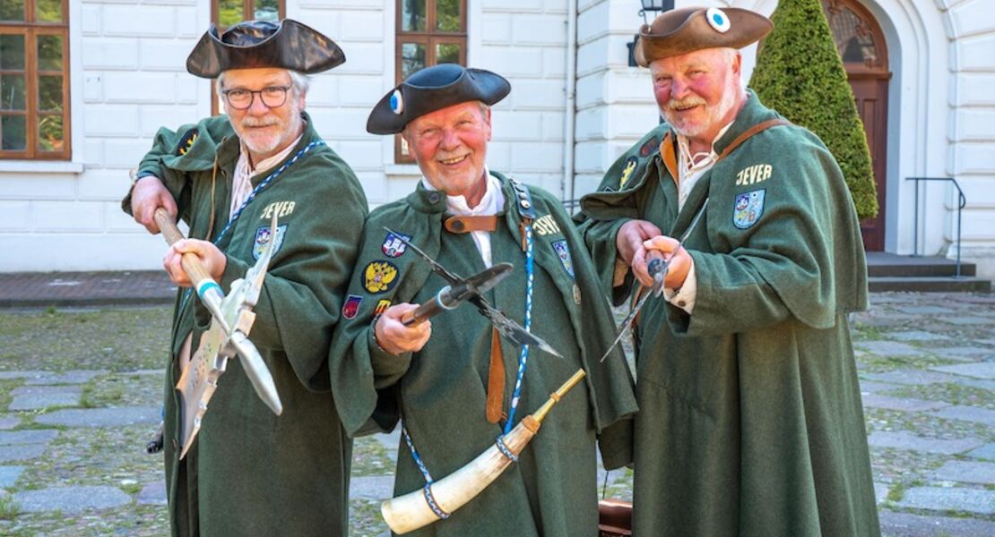 kostumfuhrung-rundgang-mit-dem-nachtwachter-weihnachtlicher-nachtwachterrundgang