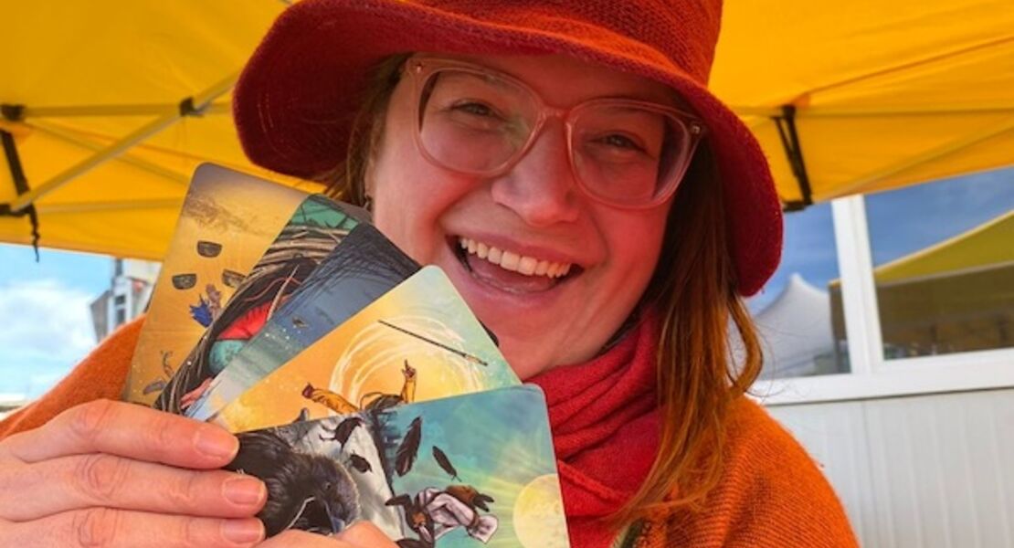 tarotkarten-legen-fur-anfanger-mit-der-hippiehexe