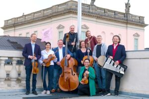 Mein Berlin: Gala mit dem Salonorchester Untern Linden und Winnie Böwe - Open Air im Schlossgarten Ribbeck