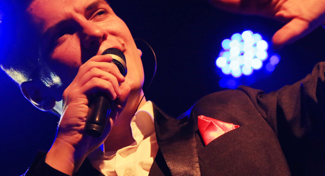 die-grossten-hits-von-udo-jurgens-prasentiert-von-enrico-scheffler-ensemble