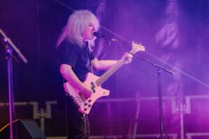 BARCLAY JAMES HARVEST feat. LES HOLROYD
