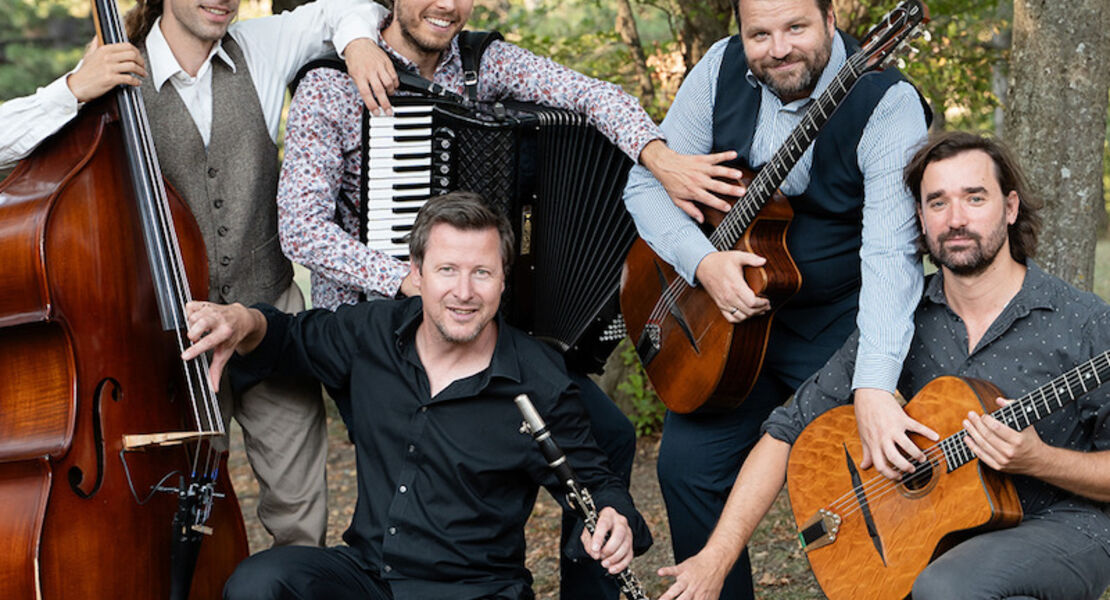 sunny-side-swing-the-d-is-silent