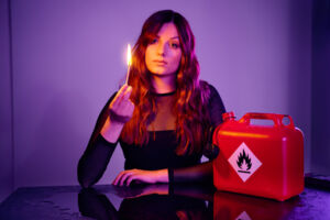 Lara Ermer - LEICHT ENTFLAMMBAR