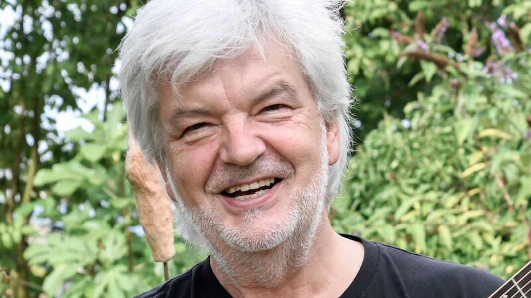 gitarrenzauber-im-rampenlicht