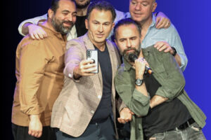 5´i Bir Yerde - Doppelte Spaßbürgerschaft - auf Türkisch