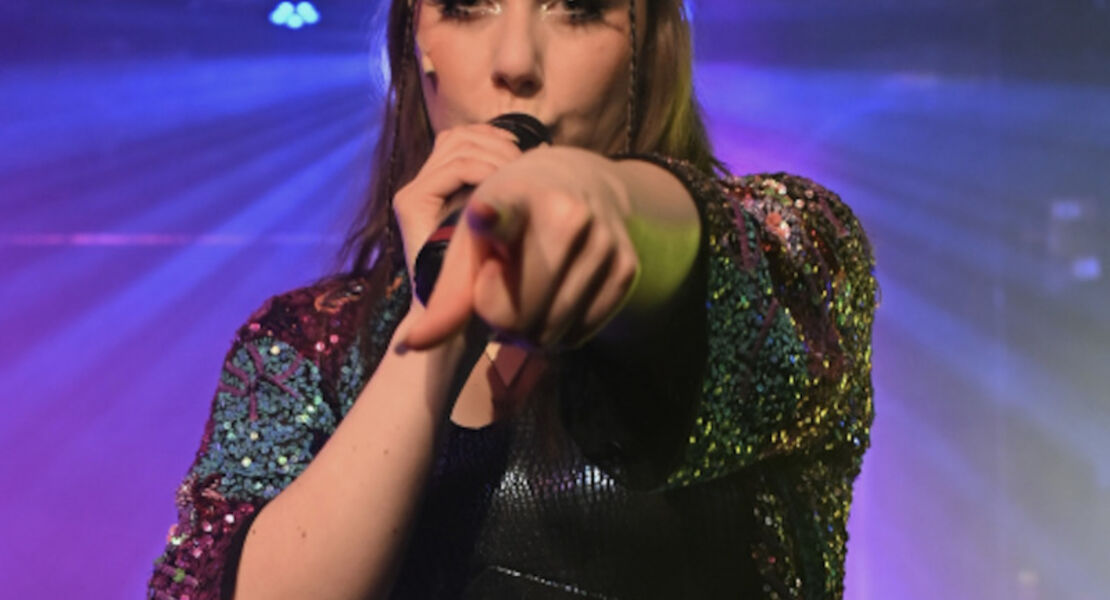 disco-queen-im-fieber-der-70er-silvester-im-theater-was-sonst
