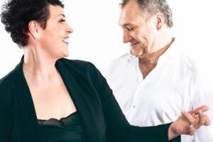 Voice & Strings - Musik & Antipasti - Steffi Denk und Hans Yankee Meier mit neuer CD Best of Stevie Wonder