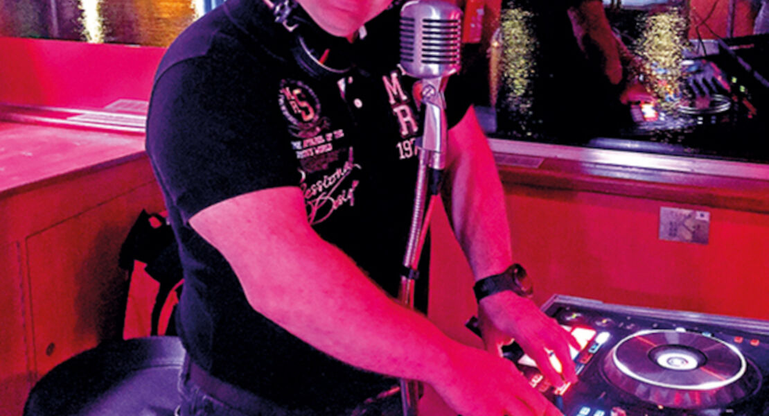 back-to-the-80s90s-tageskreuzfahrten-2026-party