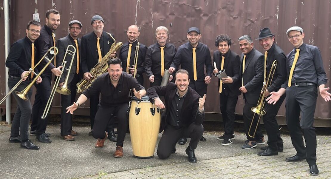 caballo-negro-salsa-dura