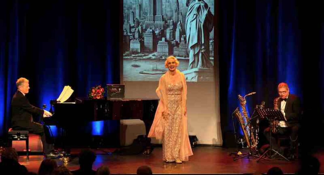 annette-postel-her-mit-dem-haifisch-weill