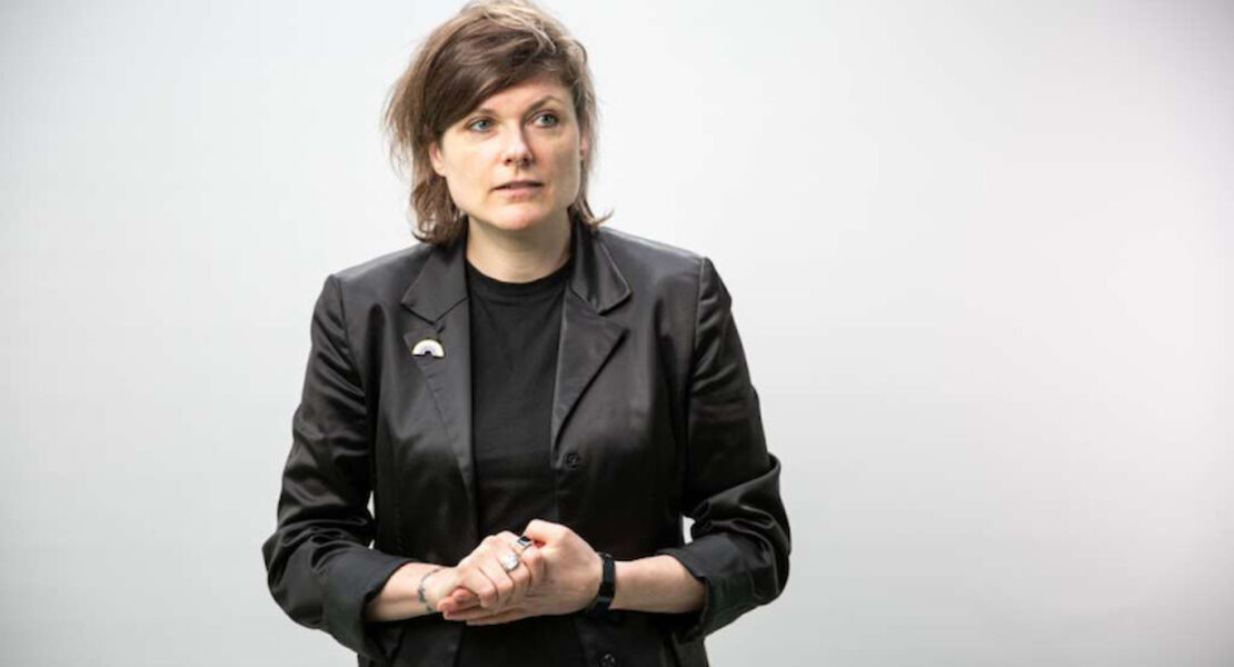 zwischen-mensch-und-maschine-ki-im-theater-heute-einfuhrungsveranstaltung-zu-revolution