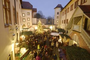 Adventsmarkt im Schloss Neuenbürg