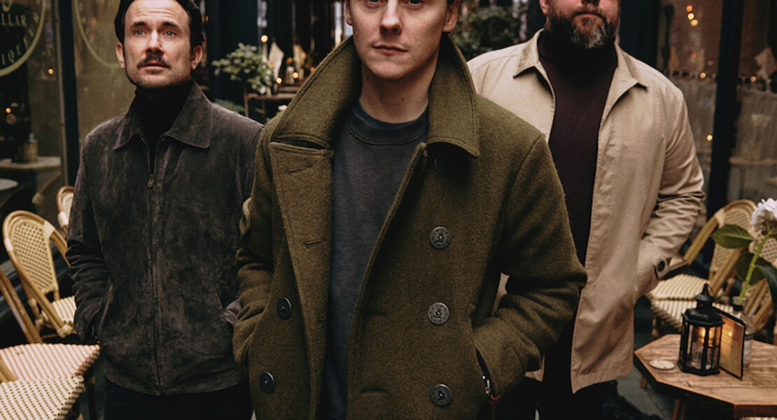 cardinal-black-midnight-at-the-valencia-tour