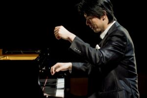 Kotaro Fukuma, Klavier