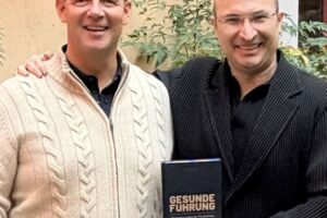 Top Lounge mit Frank Kebbekus & Gaetano dEspinosa zu Gesunde Führung
