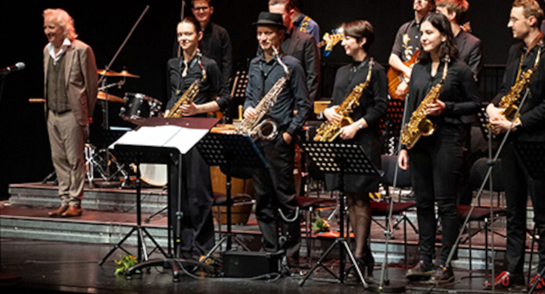 swingin-christmas-time-bigband-der-hochschule-fur-musik-ka-ltg-peter-lehel-in-kooperation-mit-der-hemingway-lounge