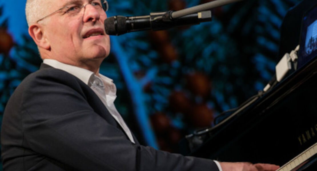russelsheim-singt-weihnachtslieder-offenes-singen-mit-rudiger-schmidt