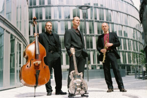 Oliver Steller mit Dietmar Fuhr (Kontrabass) und Bernd Winterschladen (Saxophon) - Zwischen den Sternen. Gedichte - Briefe - Leben.