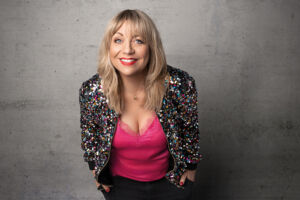 Mirja Regensburg - HAPPY.