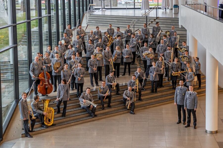 heeresmusikkorps-ulm-benefizkonzert-stiftung-wir-helfen