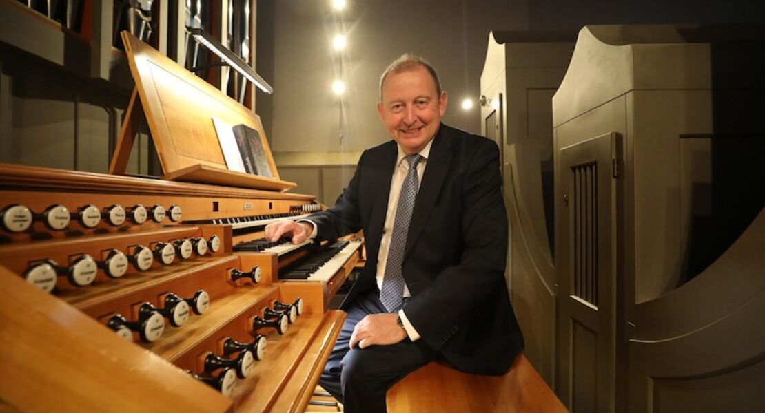 otto-m-kramer-improvisiert-live-den-stummfilm-der-glockner-von-notre-dame