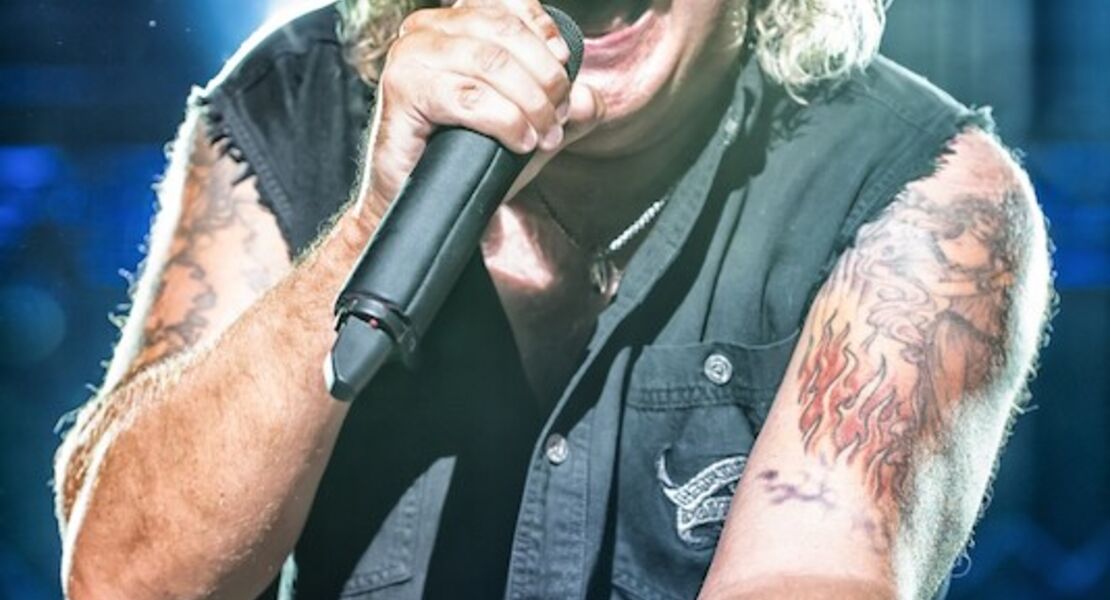 we-salute-you-worlds-biggest-tribute-to-acdc