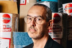 Am Boden: Lesung mit Marc Lunghuß (DE)
