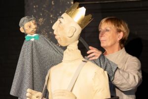Figurentheater in der CD-Kaserne: Des Kaisers neue Kleider - Gespielt vom Theater Albersmann