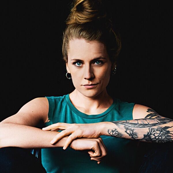 laura-braun-vom-weg-ab