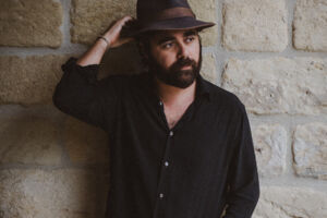 Federico Albanese - Blackbirds and the Sun of October