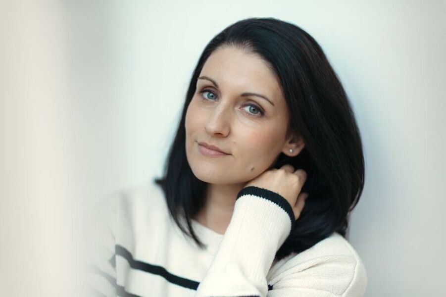 annika-strauss-liest-aus-dem-gemeinsam-mit-sebastian-fitzek-geschriebenen-buch-rem