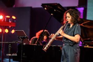 Asya Fateyeva - Around Bach