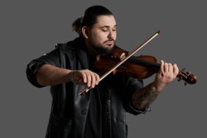 NOAH LEONNE - Symphonic Rock