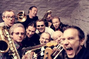 Dr. Mablues & the detail horns