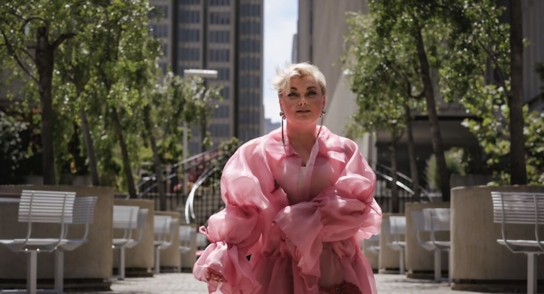 ela-pinke-pluschjacke-tour-2026