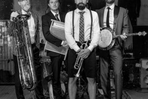 WHISKYDENKERS SWING DONG DING vs. ABSINTO ORKESTRA & GADJO HORNS & DRUMS