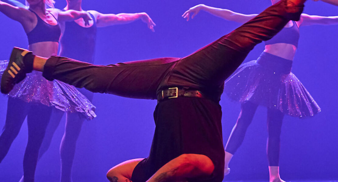 beats-on-pointe-eine-elektrisierende-fusion-aus-spitzentanz-und-street-dance