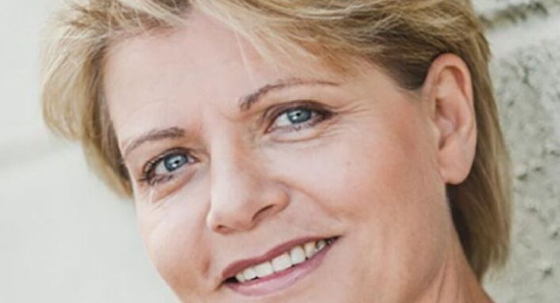 das-perfekte-geschenk-komodie-mit-andrea-spatzek-ralph-morgenstern-gaby-blum-ua