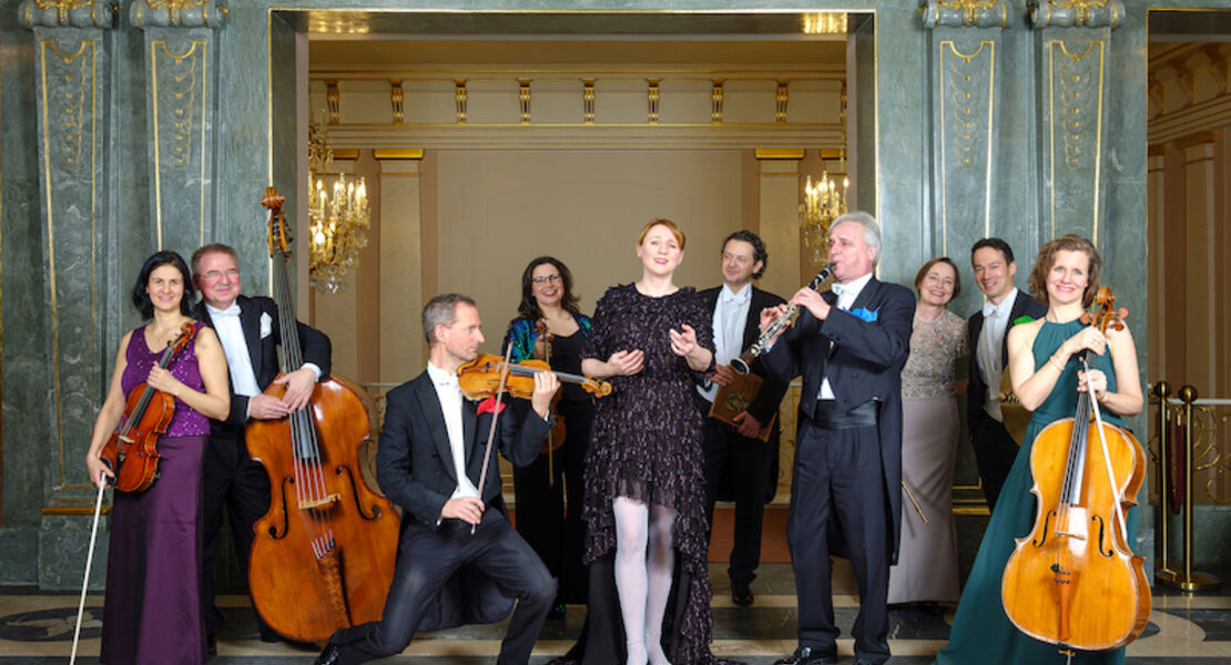 berliner-luft-grosse-open-air-gala-mit-dem-salonorchester-untern-linden-und-winnie-bowe-im-schlossgarten-ribbeck