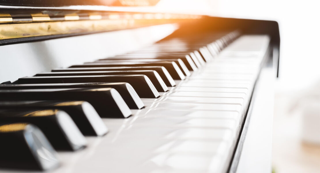 rena-schwarz-rena-raumt-auf