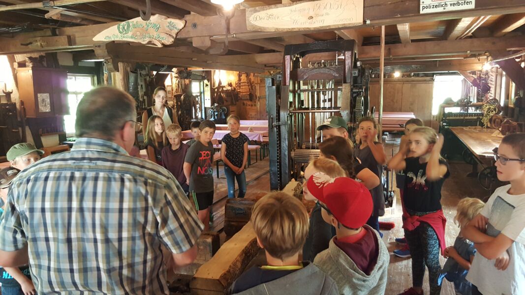 besichtigungstour-der-monchhofsagemuhle