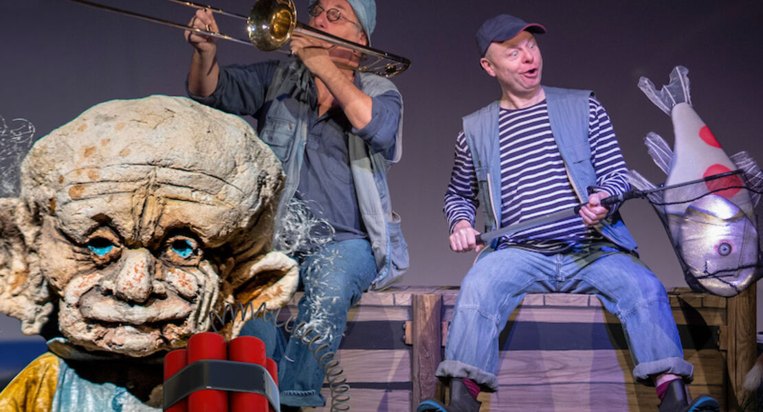 der-hundertjahrige-der-aus-dem-fenster-stieg-und-verschwand-open-air-premiere